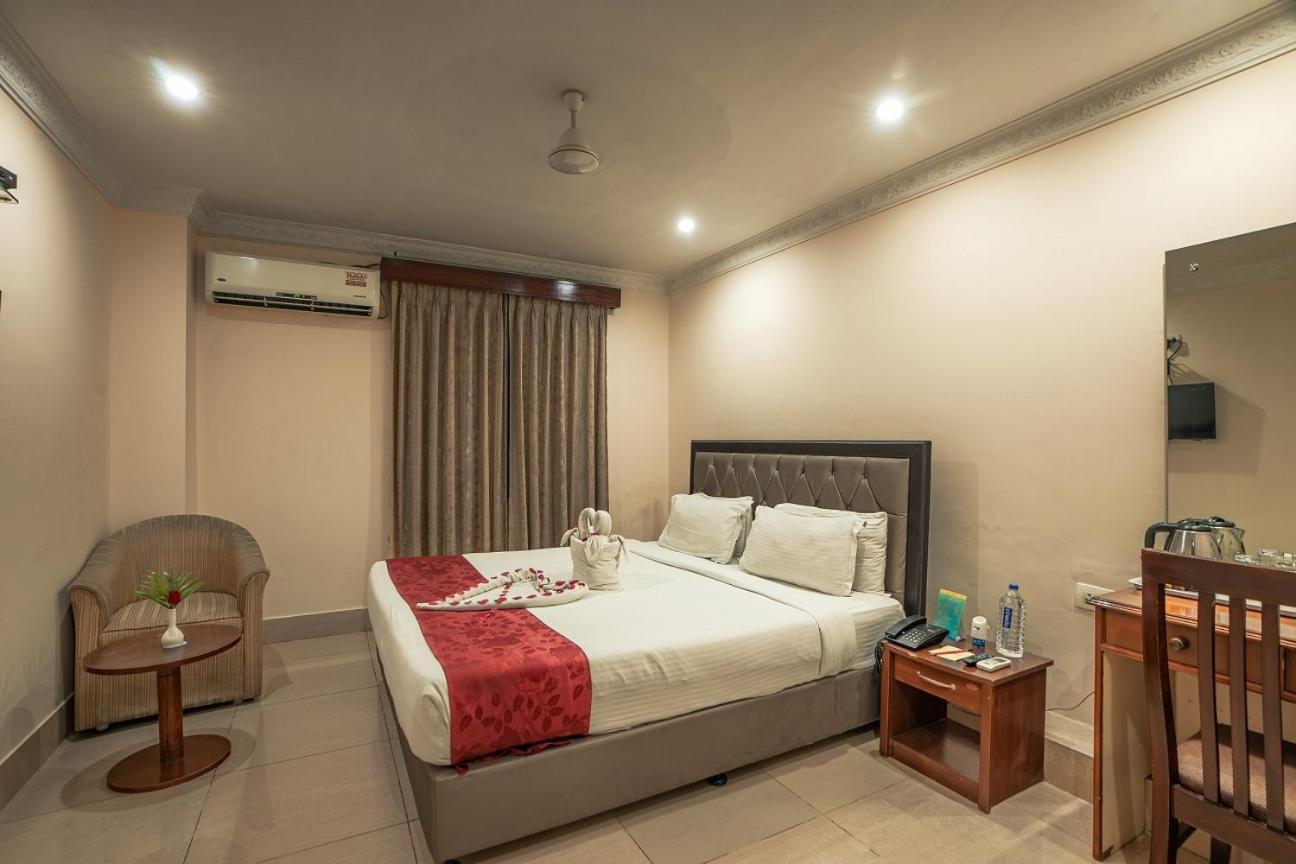 Hotel The Presidency à Bhubaneswar Extérieur photo