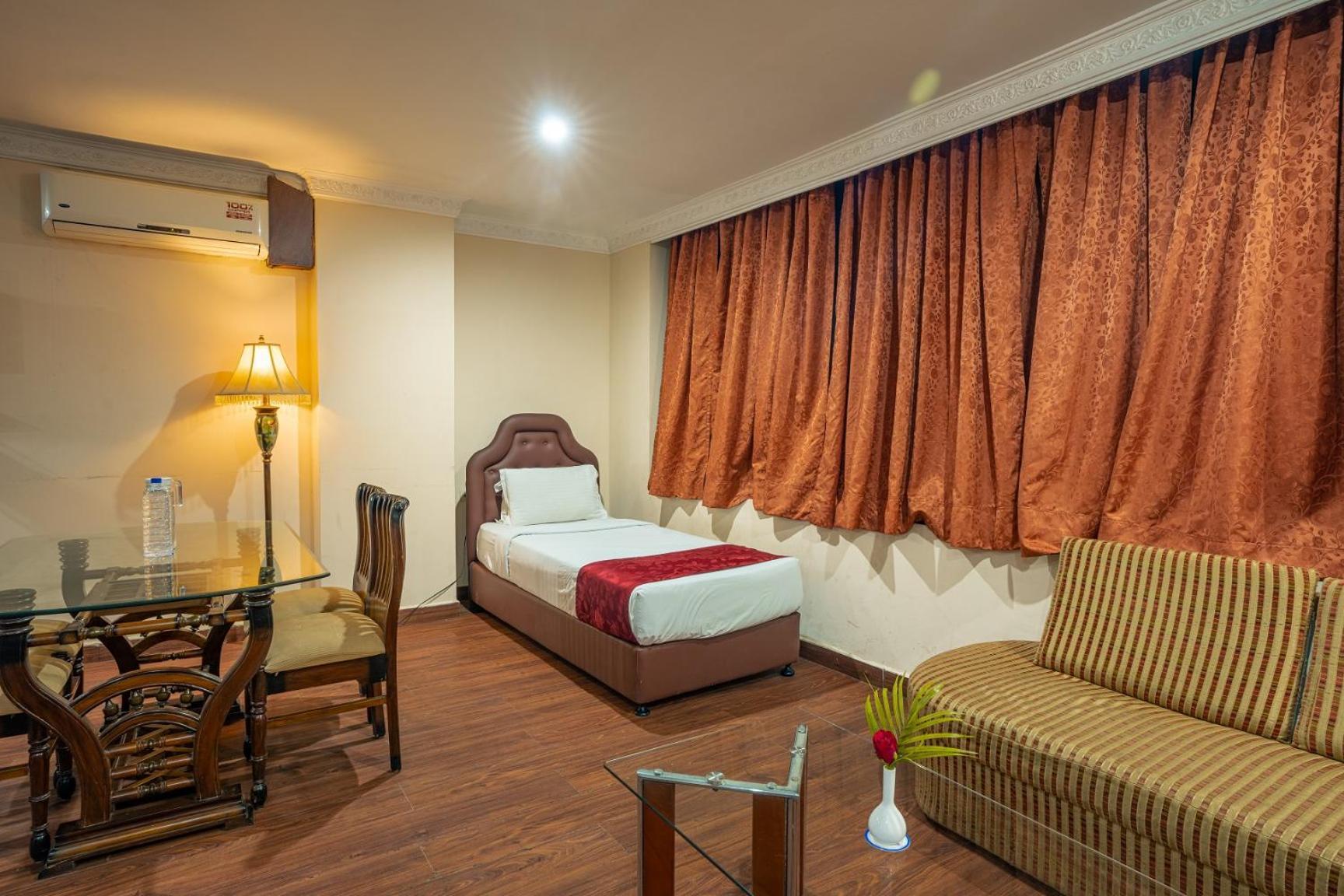 Hotel The Presidency à Bhubaneswar Extérieur photo