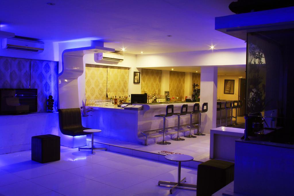 Hotel The Presidency à Bhubaneswar Extérieur photo