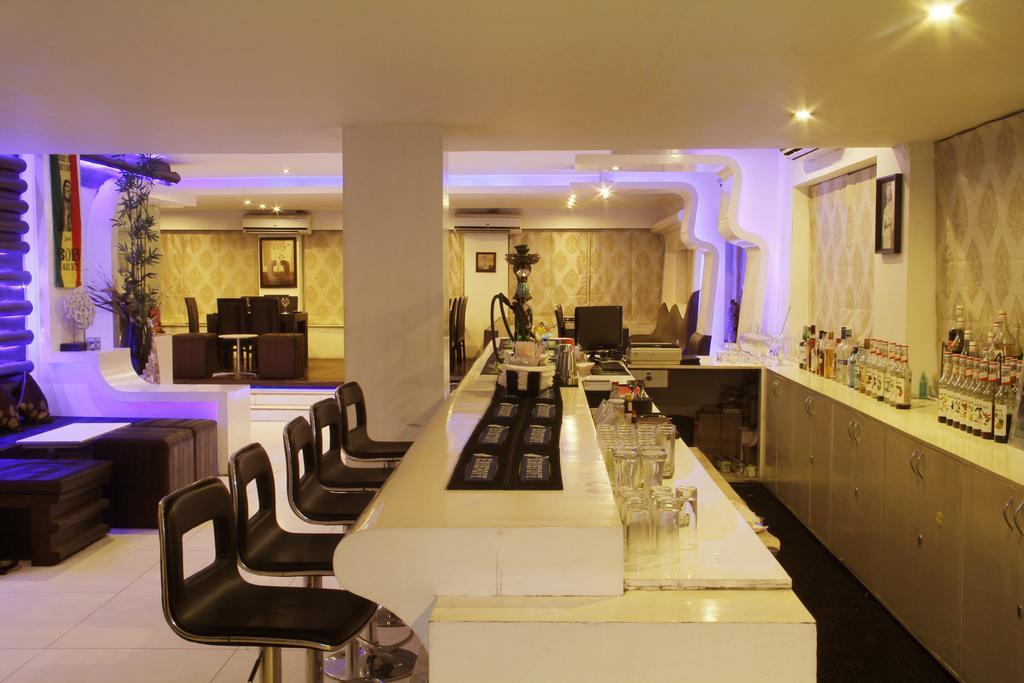Hotel The Presidency à Bhubaneswar Extérieur photo