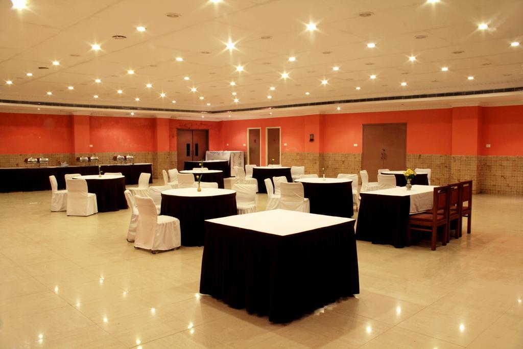 Hotel The Presidency à Bhubaneswar Extérieur photo