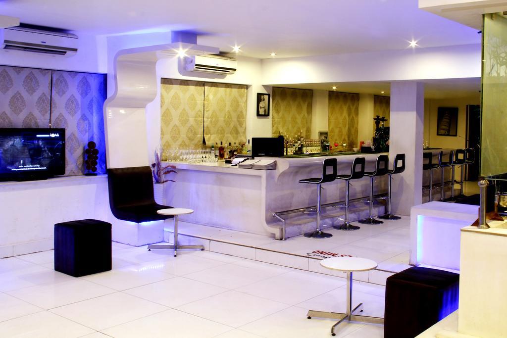 Hotel The Presidency à Bhubaneswar Extérieur photo