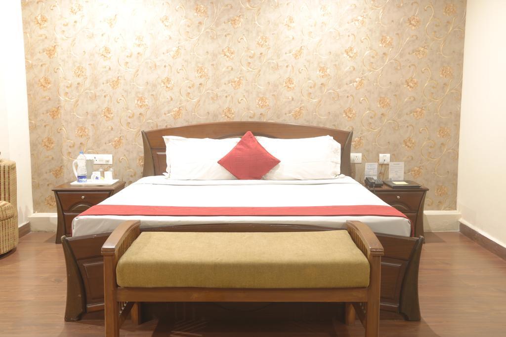 Hotel The Presidency à Bhubaneswar Extérieur photo